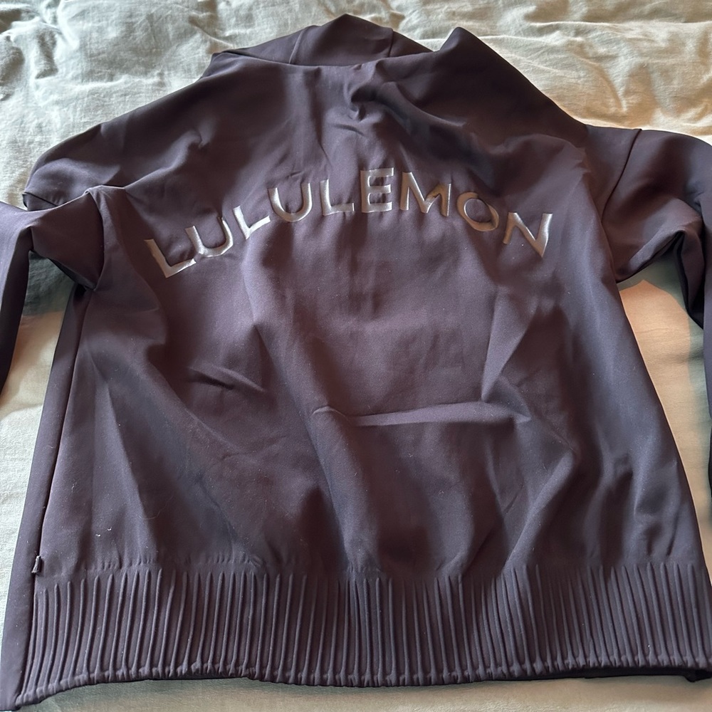 Amazing condition lululemon cropped jacket